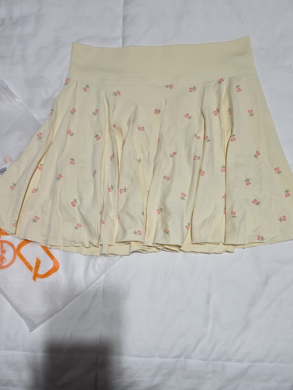 Oqq Cream Floral Skater Skirt with Pink Rose Print - Women Size Large